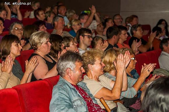 Skoczni chłopcy z Bułgarii, włoski tenor i węgierskie fartuchy - goście Międzynarodowych Warsztatów Folklorystycznych w Kutnie