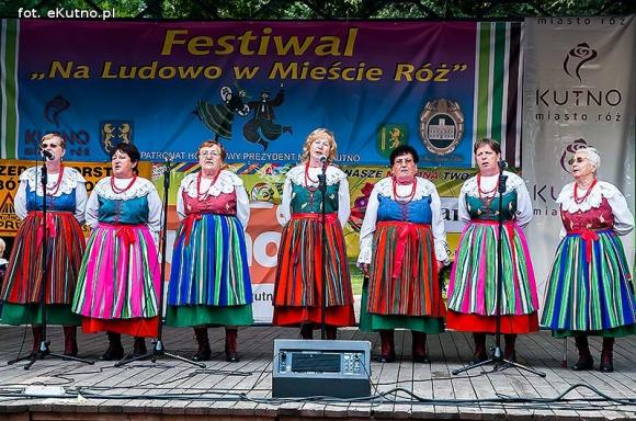 W mieście róż zakończyła się dobra zabawa na ludowo