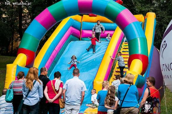 W mieście róż zakończyła się dobra zabawa na ludowo