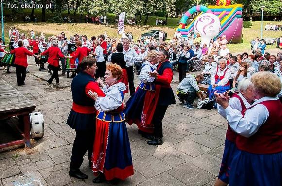 W mieście róż zakończyła się dobra zabawa na ludowo