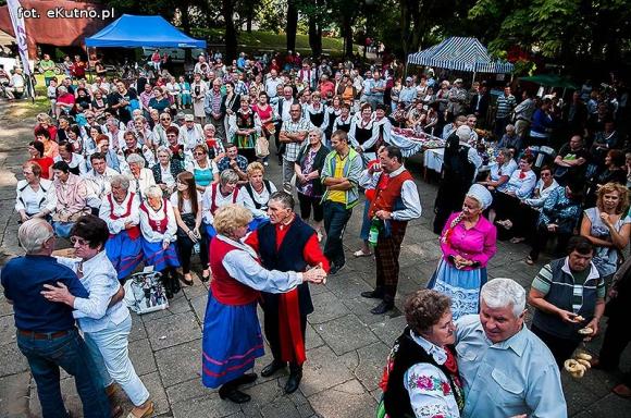 W mieście róż zakończyła się dobra zabawa na ludowo