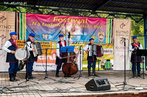 W mieście róż zakończyła się dobra zabawa na ludowo