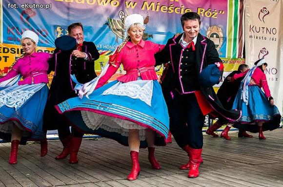 W mieście róż zakończyła się dobra zabawa na ludowo