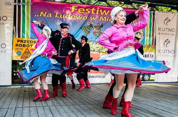 W mieście róż zakończyła się dobra zabawa na ludowo