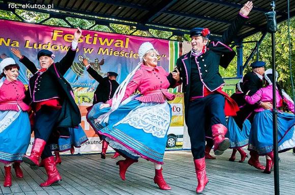 W mieście róż zakończyła się dobra zabawa na ludowo