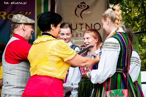 W mieście róż zakończyła się dobra zabawa na ludowo