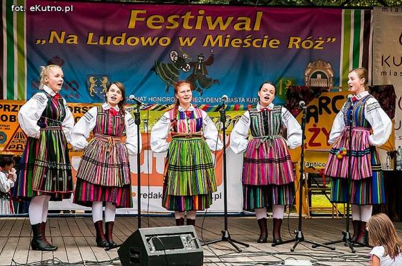 W mieście róż zakończyła się dobra zabawa na ludowo