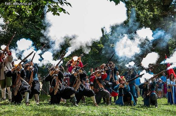 Potop szwedzki, Cud nad Wisłą 1920, popisy ułanów. Trwa IV Odyseja Historyczna
