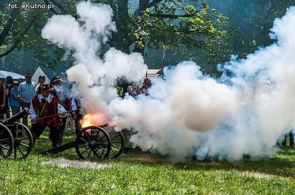 Potop szwedzki, Cud nad Wisłą 1920, popisy ułanów. Trwa IV Odyseja Historyczna