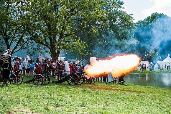 Potop szwedzki, Cud nad Wisłą 1920, popisy ułanów. Trwa IV Odyseja Historyczna
