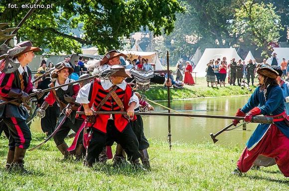 Potop szwedzki, Cud nad Wisłą 1920, popisy ułanów. Trwa IV Odyseja Historyczna