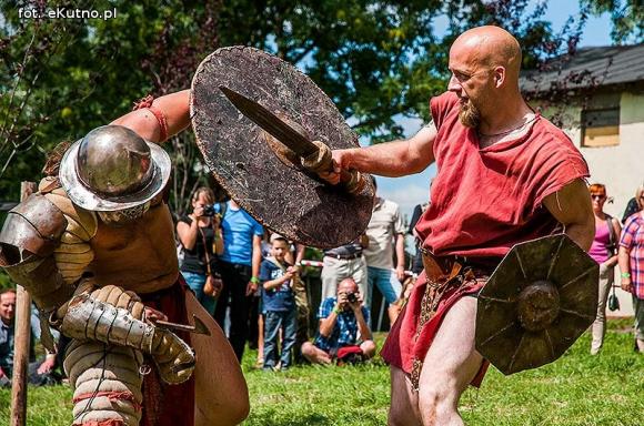 Potop szwedzki, Cud nad Wisłą 1920, popisy ułanów. Trwa IV Odyseja Historyczna