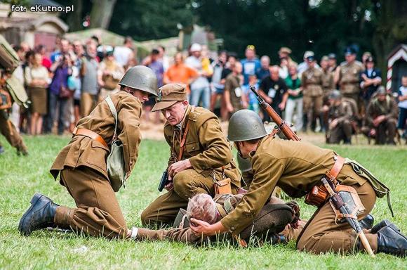 Potop szwedzki, Cud nad Wisłą 1920, popisy ułanów. Trwa IV Odyseja Historyczna