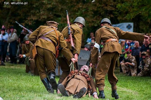 Potop szwedzki, Cud nad Wisłą 1920, popisy ułanów. Trwa IV Odyseja Historyczna