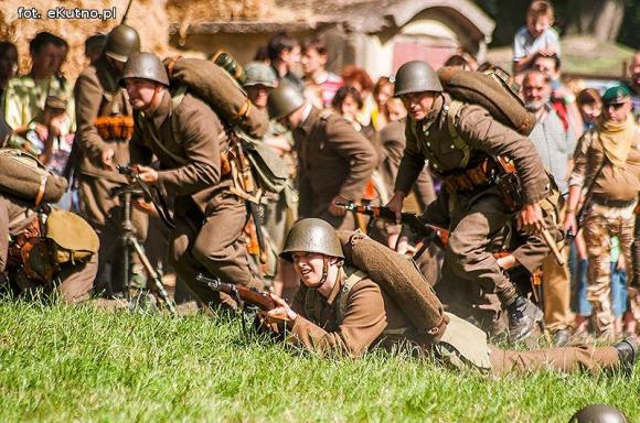 Potop szwedzki, Cud nad Wisłą 1920, popisy ułanów. Trwa IV Odyseja Historyczna