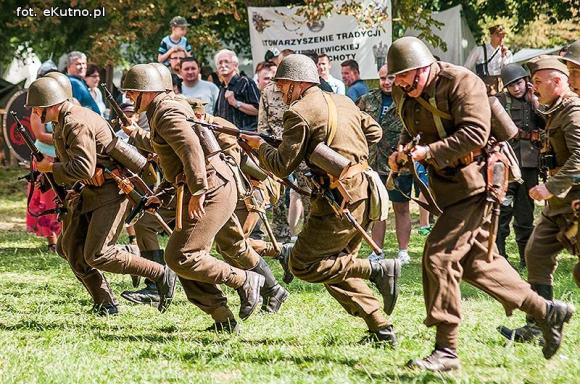 Potop szwedzki, Cud nad Wisłą 1920, popisy ułanów. Trwa IV Odyseja Historyczna