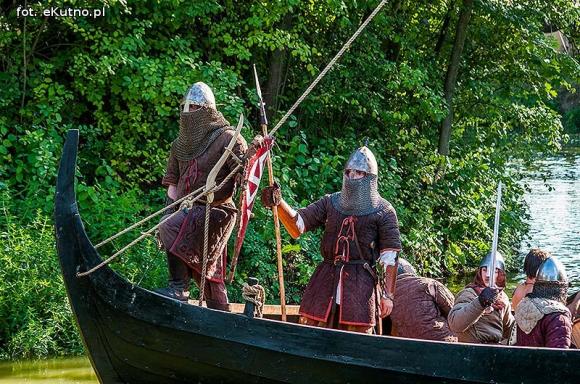 Potop szwedzki, Cud nad Wisłą 1920, popisy ułanów. Trwa IV Odyseja Historyczna