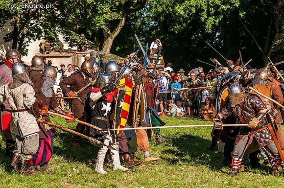 Potop szwedzki, Cud nad Wisłą 1920, popisy ułanów. Trwa IV Odyseja Historyczna