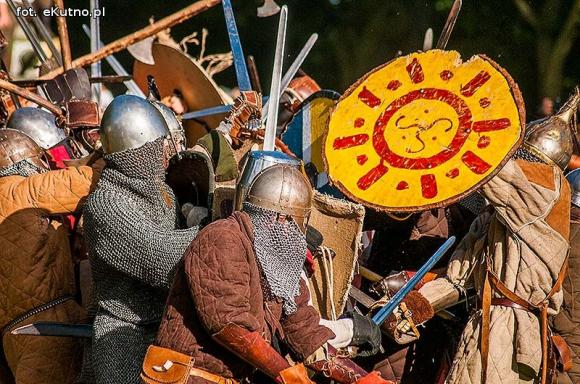 Potop szwedzki, Cud nad Wisłą 1920, popisy ułanów. Trwa IV Odyseja Historyczna