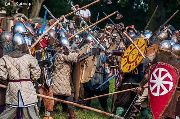 Potop szwedzki, Cud nad Wisłą 1920, popisy ułanów. Trwa IV Odyseja Historyczna