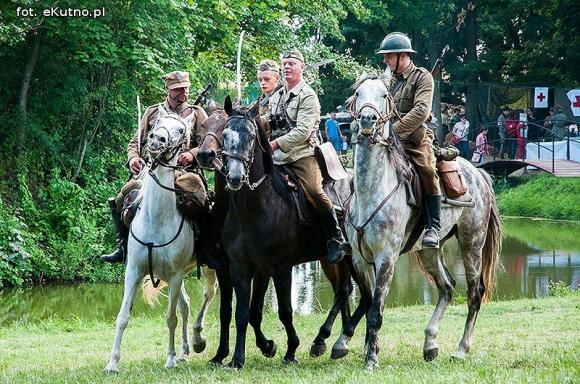 Potop szwedzki, Cud nad Wisłą 1920, popisy ułanów. Trwa IV Odyseja Historyczna