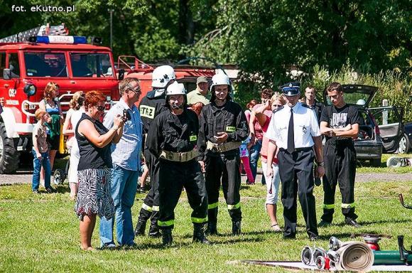 Zawody strażackie w Oporowie. OSP Skórzewa górą