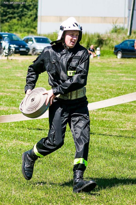 Zawody strażackie w Oporowie. OSP Skórzewa górą