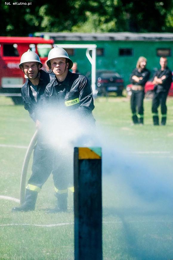 Zawody strażackie w Oporowie. OSP Skórzewa górą