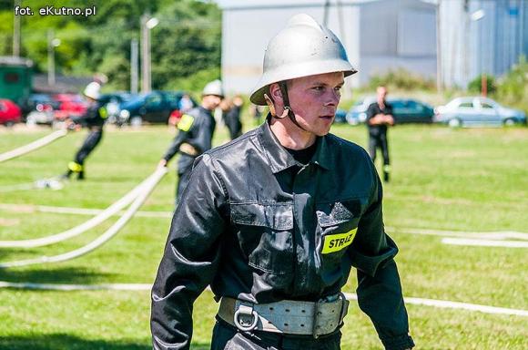 Zawody strażackie w Oporowie. OSP Skórzewa górą
