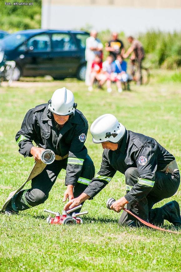Zawody strażackie w Oporowie. OSP Skórzewa górą