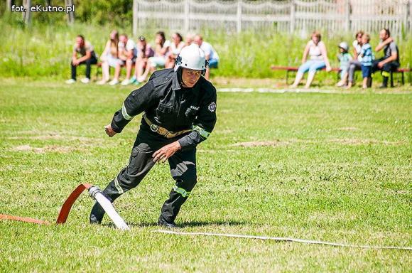 Zawody strażackie w Oporowie. OSP Skórzewa górą