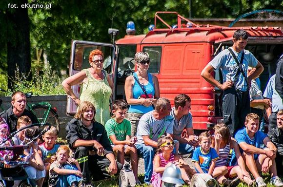 Zawody strażackie w Oporowie. OSP Skórzewa górą