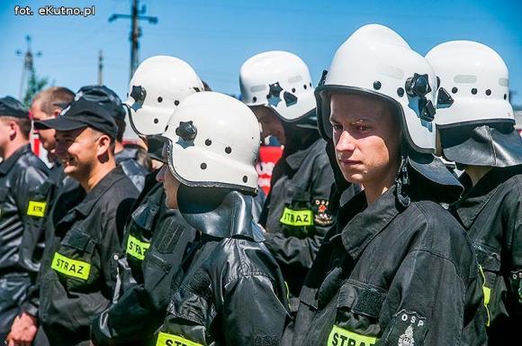 Zawody strażackie w Oporowie. OSP Skórzewa górą