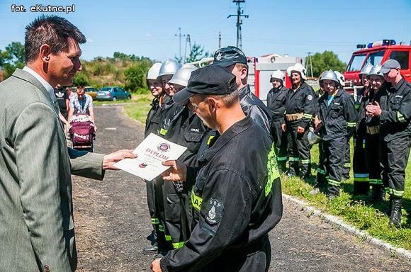 Zawody strażackie w Oporowie. OSP Skórzewa górą