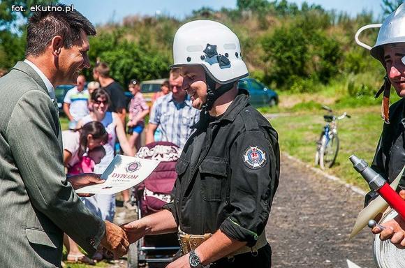Zawody strażackie w Oporowie. OSP Skórzewa górą