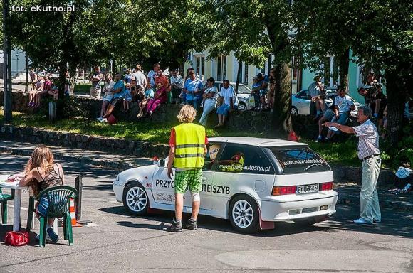  Tomasz Cieślak wygrał rajd na Placu Wolności