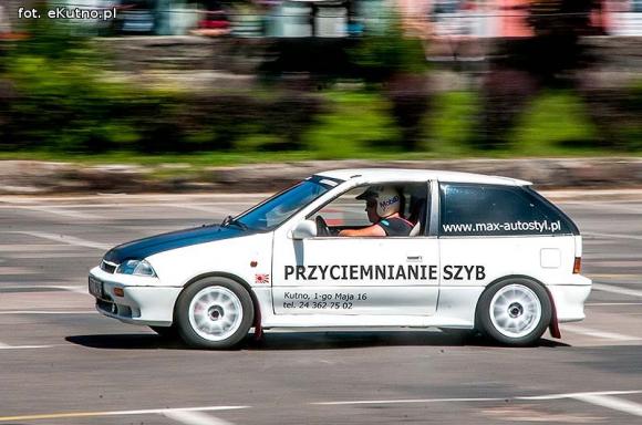  Tomasz Cieślak wygrał rajd na Placu Wolności