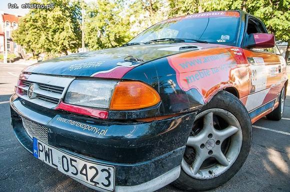  Tomasz Cieślak wygrał rajd na Placu Wolności