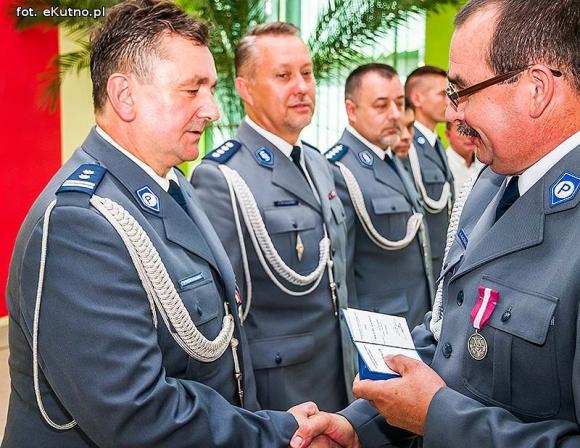 Pod skrzydłami św. Michała Archanioła - sto lat dla naszych policjantów