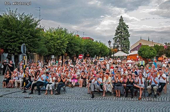 IV Letni Festiwal Muzyczny otwarty w piękny letni wieczór