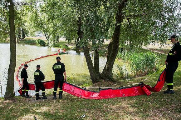 Zajęcia ratownictwa ekologiczno-chemicznego na kutnowskim zalewie