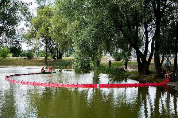 Zajęcia ratownictwa ekologiczno-chemicznego na kutnowskim zalewie