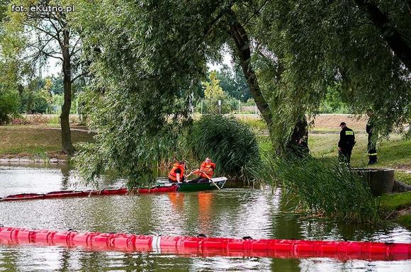 Zajęcia ratownictwa ekologiczno-chemicznego na kutnowskim zalewie