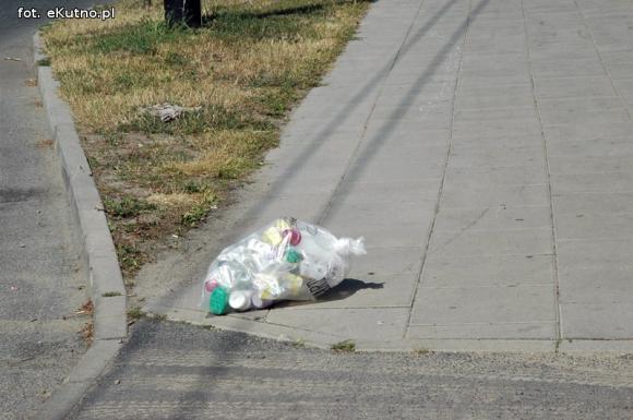 Miesiąc ustawy śmieciowej. Czy segregujemy śmieci w Kutnie?