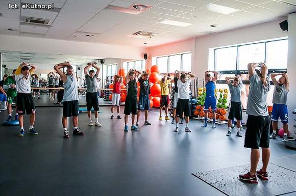 Koszykarze KKS Pro-Basket Kutno na zajęciach Magic Bar
