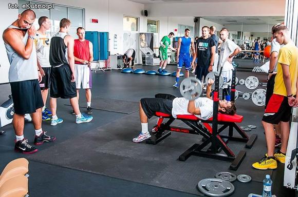 Koszykarze KKS Pro-Basket Kutno na zajęciach Magic Bar