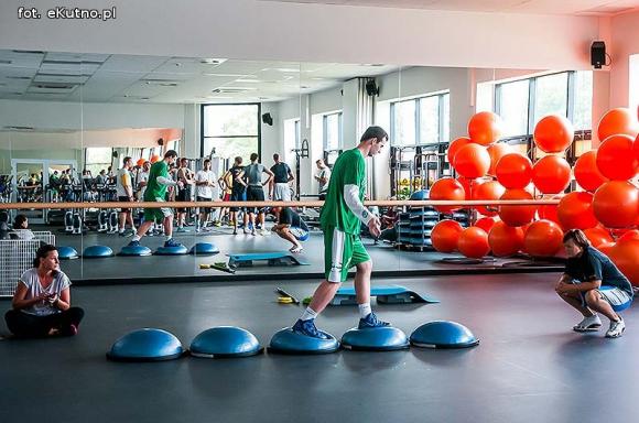 Koszykarze KKS Pro-Basket Kutno na zajęciach Magic Bar