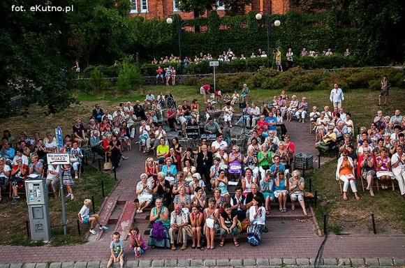 Kutno ma też uroczy skwer. Festiwalowy wieczór operetkowy