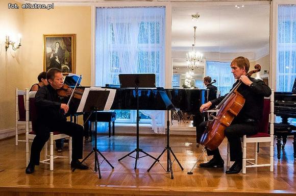 Wieczór z muzyką poważną na wesoło