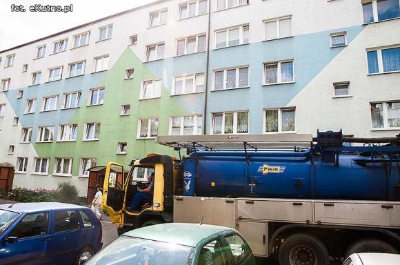 Fekalia zalewają piwnice mieszkańców Warszawskiego Przedmieścia